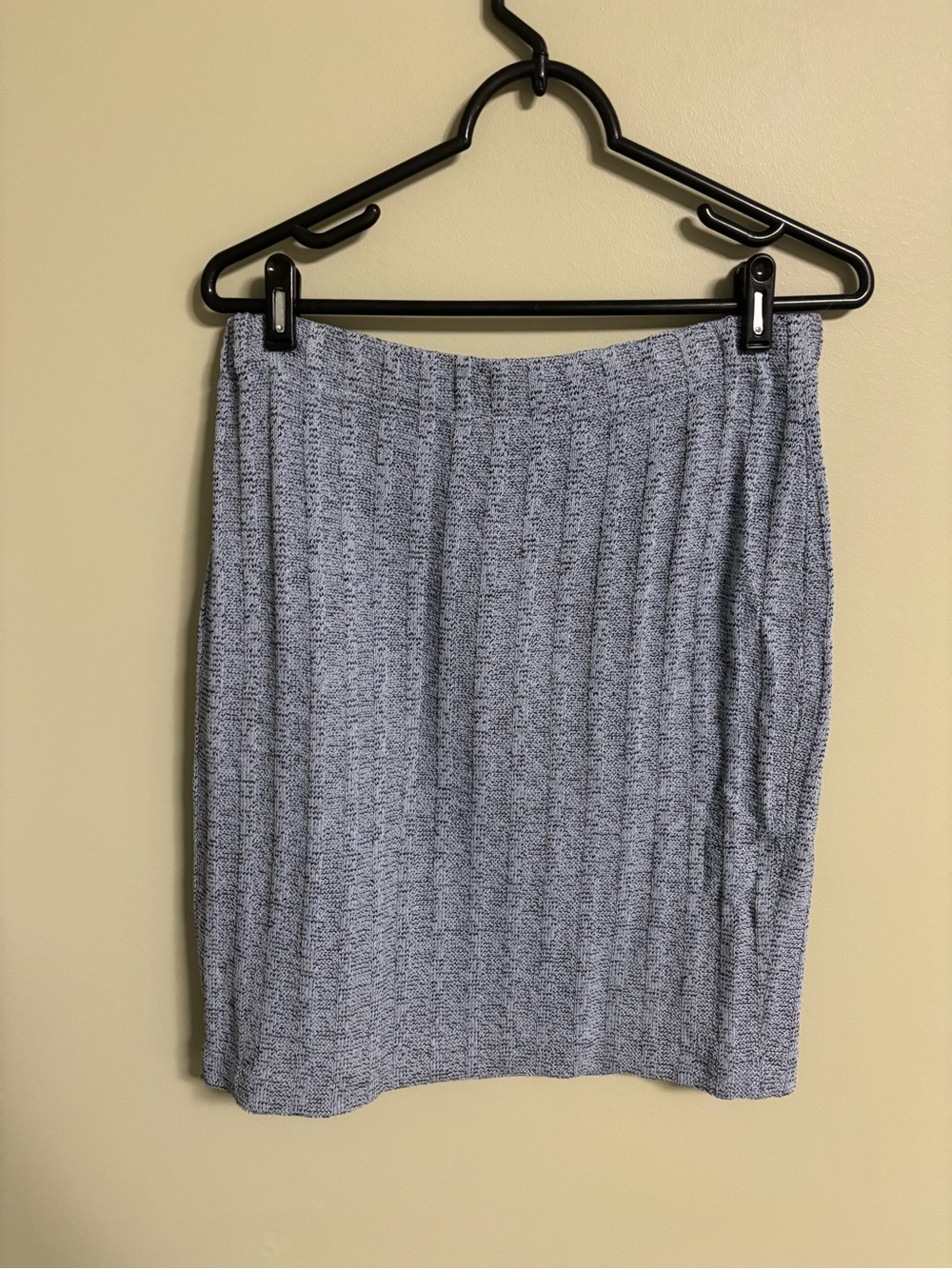 St. John Collection Gray Blue Textured Ribbed Knit Elastic Waist Skirt Size 4